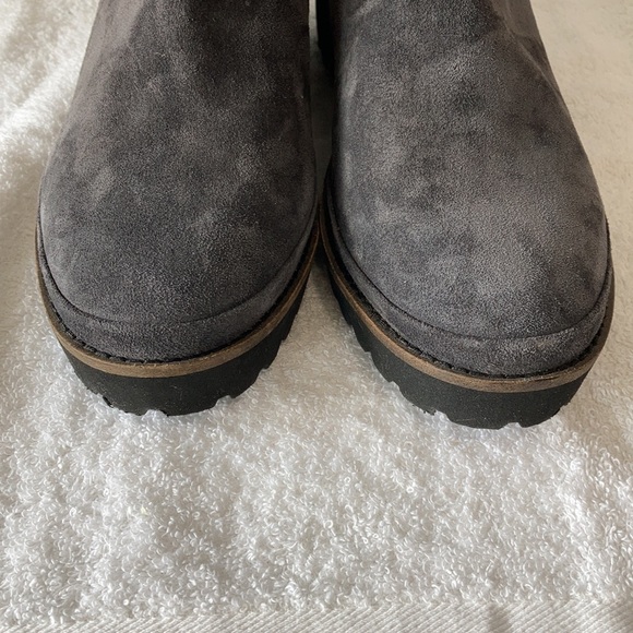 New in Box gentle souls Kenneth Cole Mona Bootie Charcoal Size 9.5 - Picture 3 of 8